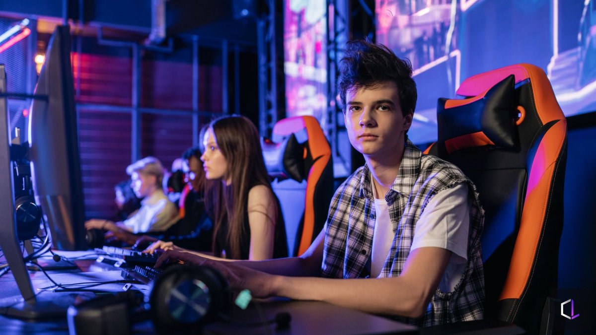 Шутеры и мозг: какое развитие дают CS2 и Dota 2